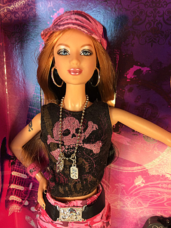 【コンビニか】 Hard Rock Barbie #4 Brunette Exclusive by Barbie【並行輸入品 ...